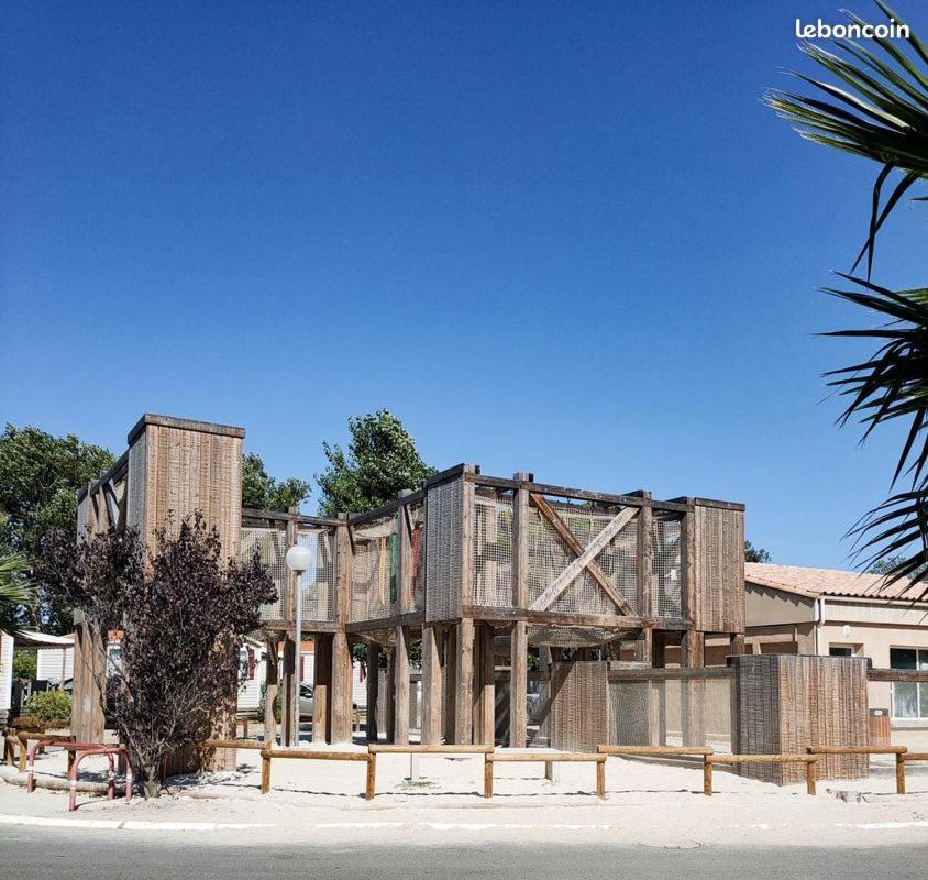 Mobil Premium L048 Campsite Narbonne